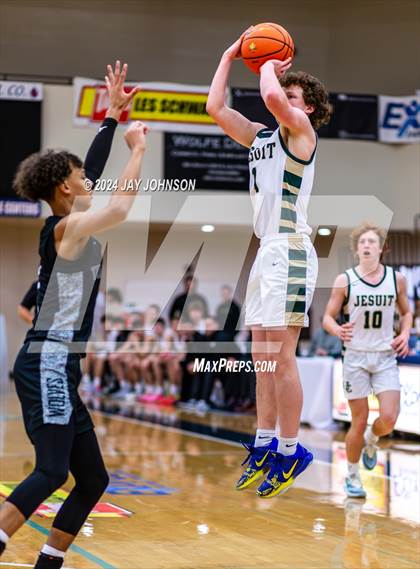 Thumbnail 3 in Jesuit vs. Tualatin (Les Schwab Invitational) photogallery.