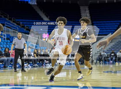 Thumbnail 3 in Crespi vs Mater Dei (Trinity-Mission League Challenge) photogallery.