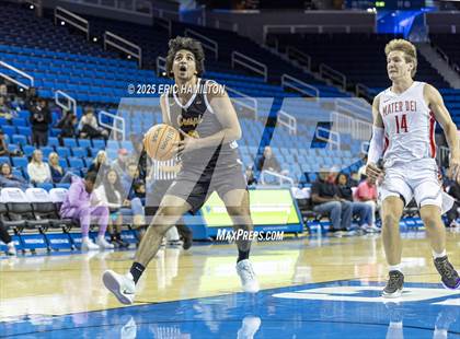 Thumbnail 2 in Crespi vs Mater Dei (Trinity-Mission League Challenge) photogallery.