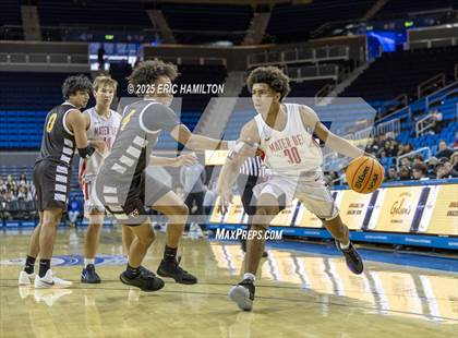 Thumbnail 2 in Crespi vs Mater Dei (Trinity-Mission League Challenge) photogallery.