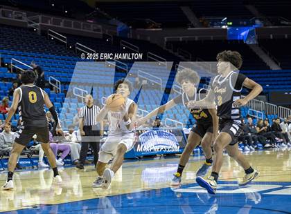 Thumbnail 2 in Crespi vs Mater Dei (Trinity-Mission League Challenge) photogallery.