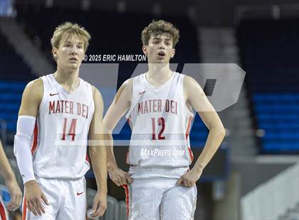 Thumbnail 2 in Crespi vs Mater Dei (Trinity-Mission League Challenge) photogallery.