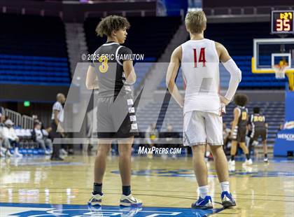 Thumbnail 2 in Crespi vs Mater Dei (Trinity-Mission League Challenge) photogallery.