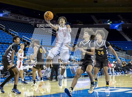 Thumbnail 3 in Crespi vs Mater Dei (Trinity-Mission League Challenge) photogallery.