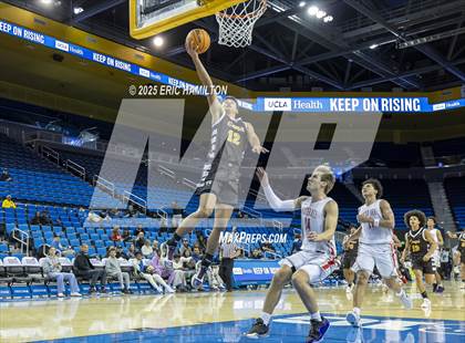 Thumbnail 1 in Crespi vs Mater Dei (Trinity-Mission League Challenge) photogallery.