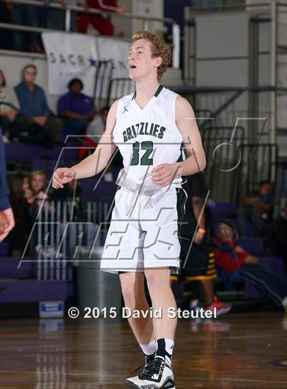 Thumbnail 1 in Oak Ridge vs. Granite Bay (St. Hope Elite Classic) photogallery.