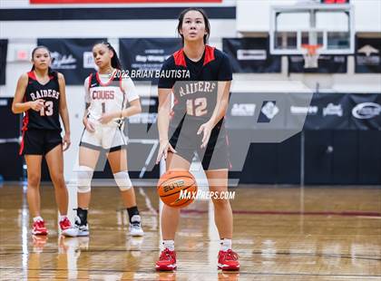 Thumbnail 2 in Carondelet vs 'Iolani (Iolani Classic Honolulu - Day 3) photogallery.