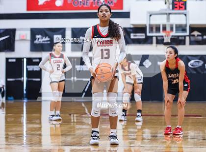 Thumbnail 3 in Carondelet vs 'Iolani (Iolani Classic Honolulu - Day 3) photogallery.