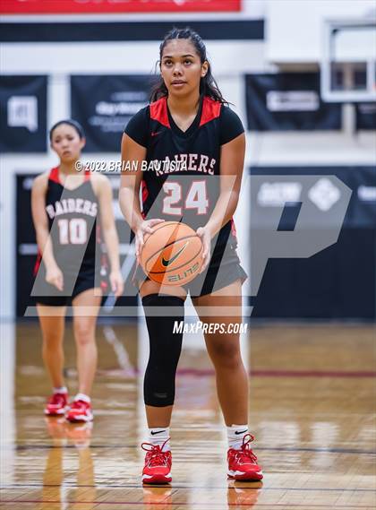 Thumbnail 3 in Carondelet vs 'Iolani (Iolani Classic Honolulu - Day 3) photogallery.