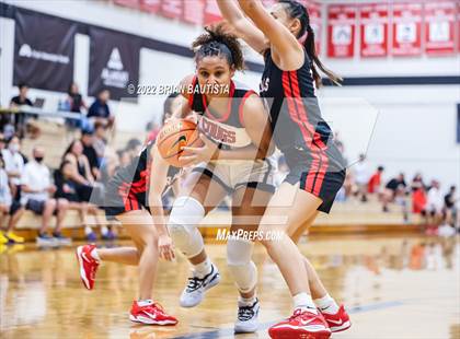 Thumbnail 3 in Carondelet vs 'Iolani (Iolani Classic Honolulu - Day 3) photogallery.