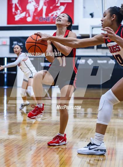 Thumbnail 2 in Carondelet vs 'Iolani (Iolani Classic Honolulu - Day 3) photogallery.