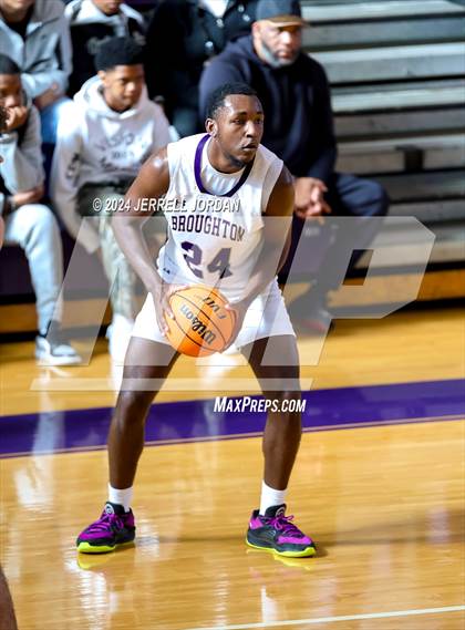 Thumbnail 1 in Ravencroft vs Broughton (John Wall Holiday Invitational) photogallery.