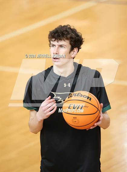 Thumbnail 1 in Ravencroft vs Broughton (John Wall Holiday Invitational) photogallery.