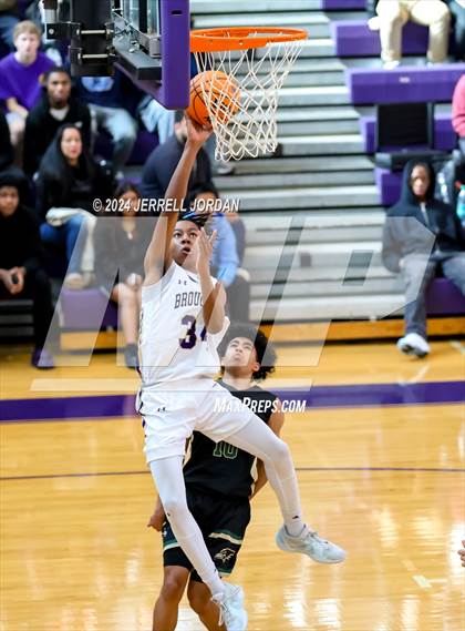 Thumbnail 2 in Ravencroft vs Broughton (John Wall Holiday Invitational) photogallery.