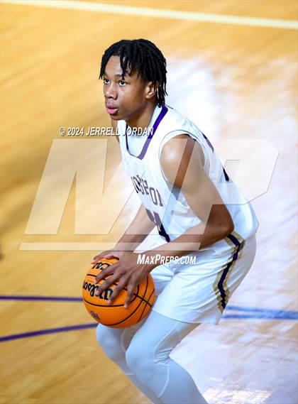 Thumbnail 3 in Ravencroft vs Broughton (John Wall Holiday Invitational) photogallery.