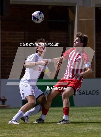 Thumbnail 1 in Regis Jesuit vs Denver East (CHSAA 5A Semifinals) photogallery.