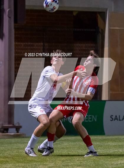 Thumbnail 2 in Regis Jesuit vs Denver East (CHSAA 5A Semifinals) photogallery.