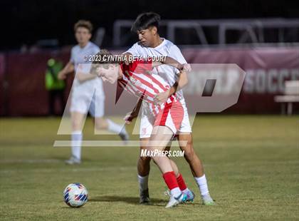 Thumbnail 1 in Regis Jesuit vs Denver East (CHSAA 5A Semifinals) photogallery.