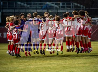 Thumbnail 3 in Regis Jesuit vs Denver East (CHSAA 5A Semifinals) photogallery.