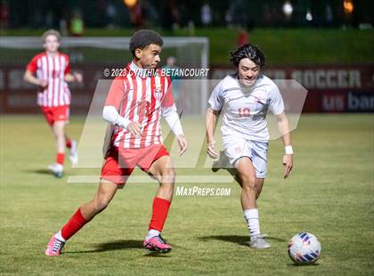 Thumbnail 1 in Regis Jesuit vs Denver East (CHSAA 5A Semifinals) photogallery.