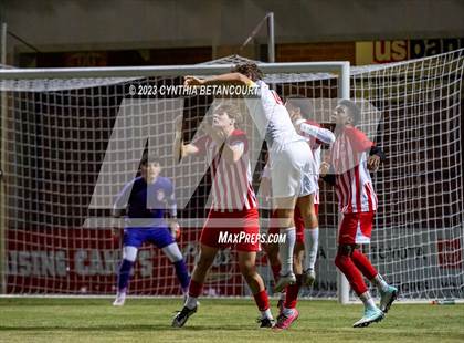 Thumbnail 3 in Regis Jesuit vs Denver East (CHSAA 5A Semifinals) photogallery.
