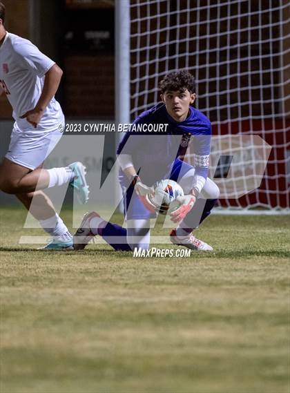 Thumbnail 1 in Regis Jesuit vs Denver East (CHSAA 5A Semifinals) photogallery.