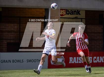 Thumbnail 3 in Regis Jesuit vs Denver East (CHSAA 5A Semifinals) photogallery.