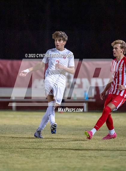 Thumbnail 3 in Regis Jesuit vs Denver East (CHSAA 5A Semifinals) photogallery.
