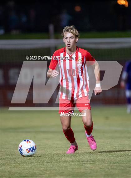 Thumbnail 2 in Regis Jesuit vs Denver East (CHSAA 5A Semifinals) photogallery.