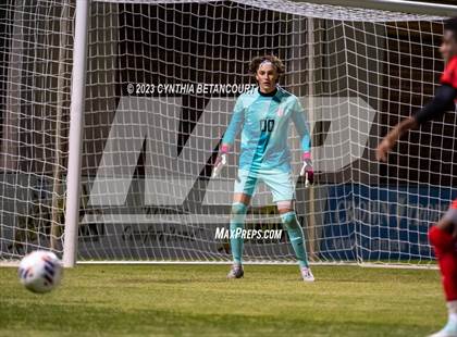 Thumbnail 2 in Regis Jesuit vs Denver East (CHSAA 5A Semifinals) photogallery.