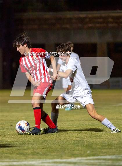 Thumbnail 3 in Regis Jesuit vs Denver East (CHSAA 5A Semifinals) photogallery.