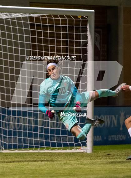 Thumbnail 3 in Regis Jesuit vs Denver East (CHSAA 5A Semifinals) photogallery.