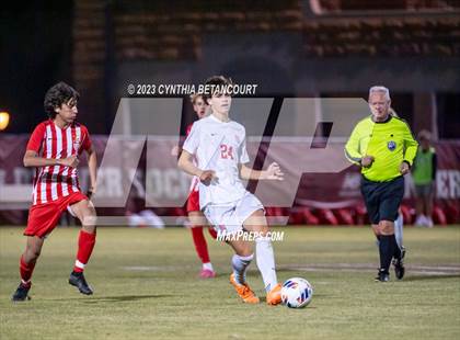 Thumbnail 1 in Regis Jesuit vs Denver East (CHSAA 5A Semifinals) photogallery.