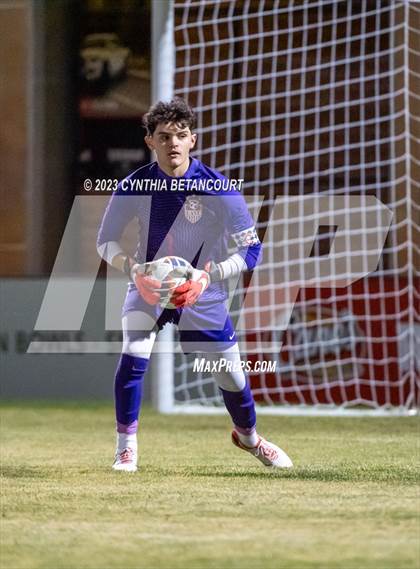 Thumbnail 2 in Regis Jesuit vs Denver East (CHSAA 5A Semifinals) photogallery.