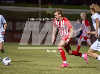 Thumbnail 2 in Regis Jesuit vs Denver East (CHSAA 5A Semifinals) photogallery.