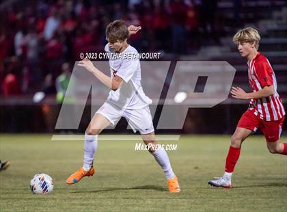 Thumbnail 2 in Regis Jesuit vs Denver East (CHSAA 5A Semifinals) photogallery.