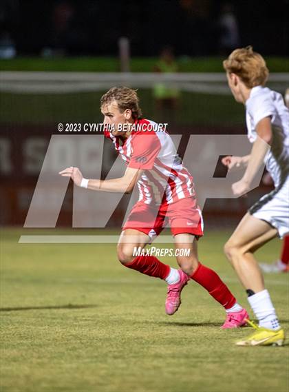 Thumbnail 3 in Regis Jesuit vs Denver East (CHSAA 5A Semifinals) photogallery.