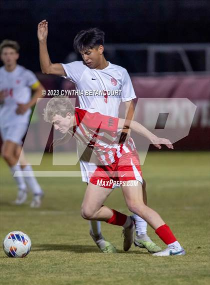 Thumbnail 2 in Regis Jesuit vs Denver East (CHSAA 5A Semifinals) photogallery.