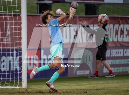 Thumbnail 3 in Regis Jesuit vs Denver East (CHSAA 5A Semifinals) photogallery.