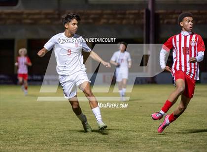 Thumbnail 1 in Regis Jesuit vs Denver East (CHSAA 5A Semifinals) photogallery.
