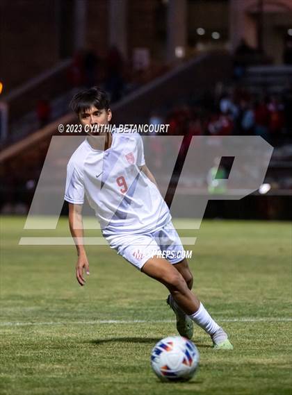 Thumbnail 1 in Regis Jesuit vs Denver East (CHSAA 5A Semifinals) photogallery.