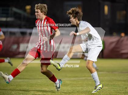 Thumbnail 2 in Regis Jesuit vs Denver East (CHSAA 5A Semifinals) photogallery.