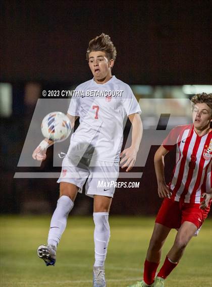 Thumbnail 2 in Regis Jesuit vs Denver East (CHSAA 5A Semifinals) photogallery.