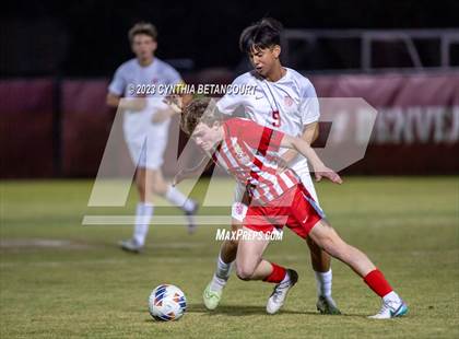 Thumbnail 3 in Regis Jesuit vs Denver East (CHSAA 5A Semifinals) photogallery.