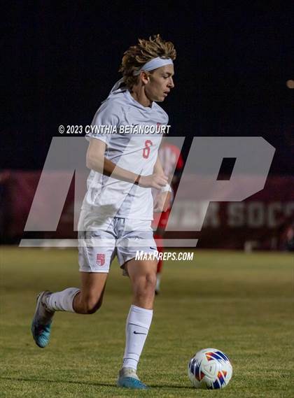 Thumbnail 2 in Regis Jesuit vs Denver East (CHSAA 5A Semifinals) photogallery.