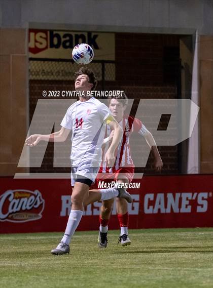 Thumbnail 2 in Regis Jesuit vs Denver East (CHSAA 5A Semifinals) photogallery.