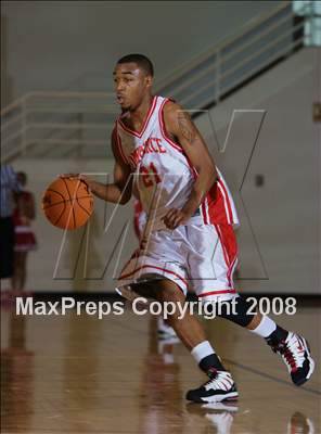 Thumbnail 2 in HS of Commerce vs Norwich Free Academy (Spalding Hoophall Classic) photogallery.