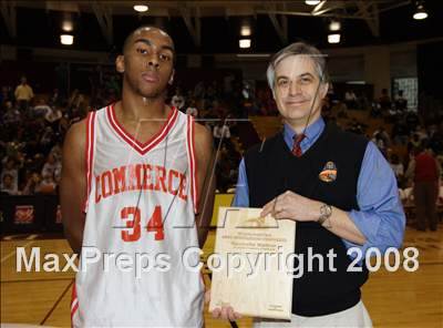 Thumbnail 1 in HS of Commerce vs Norwich Free Academy (Spalding Hoophall Classic) photogallery.