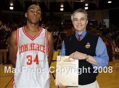 Thumbnail 2 in HS of Commerce vs Norwich Free Academy (Spalding Hoophall Classic) photogallery.