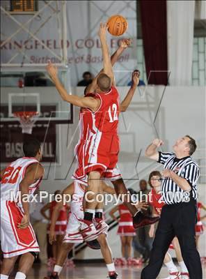 Thumbnail 2 in HS of Commerce vs Norwich Free Academy (Spalding Hoophall Classic) photogallery.